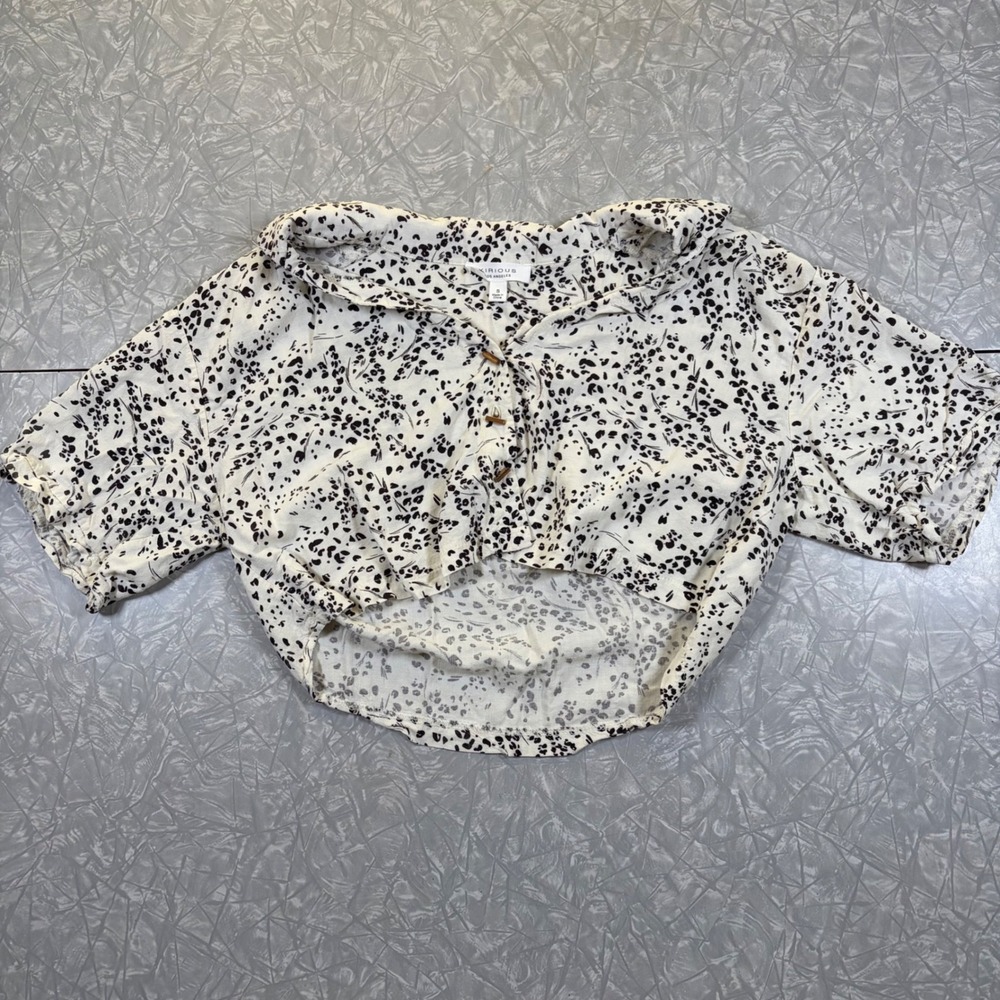 Kirious Los Angeles Womens Small White Black Animal Print Toggle Crop Top Blouse